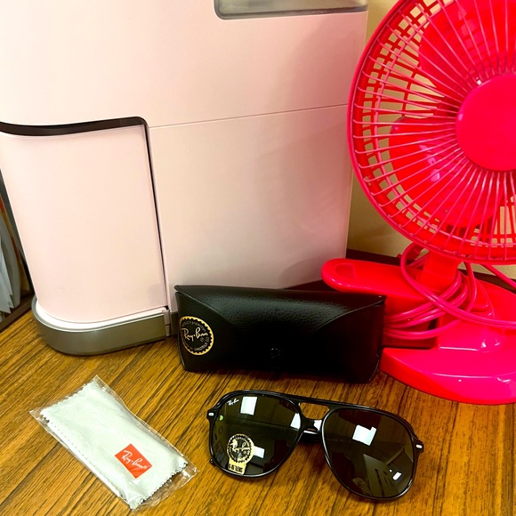 Black Rayban brand new - Picture 2 of 3